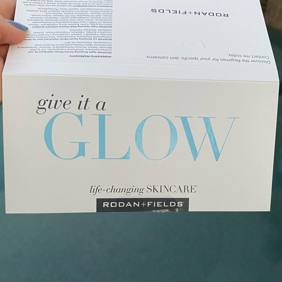 ORIGINAL Give It a Glow Night Serum+ orig Lip Serum Sample Card Rodan + fields - Picture 2 of 10